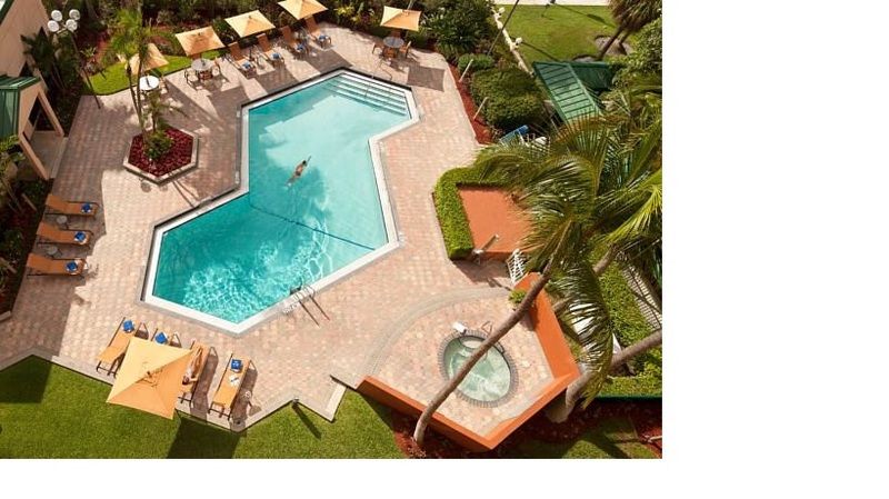 Courtyard By Marriott Fort Lauderdale East / Lauderdale-By-The-Sea Esterno foto